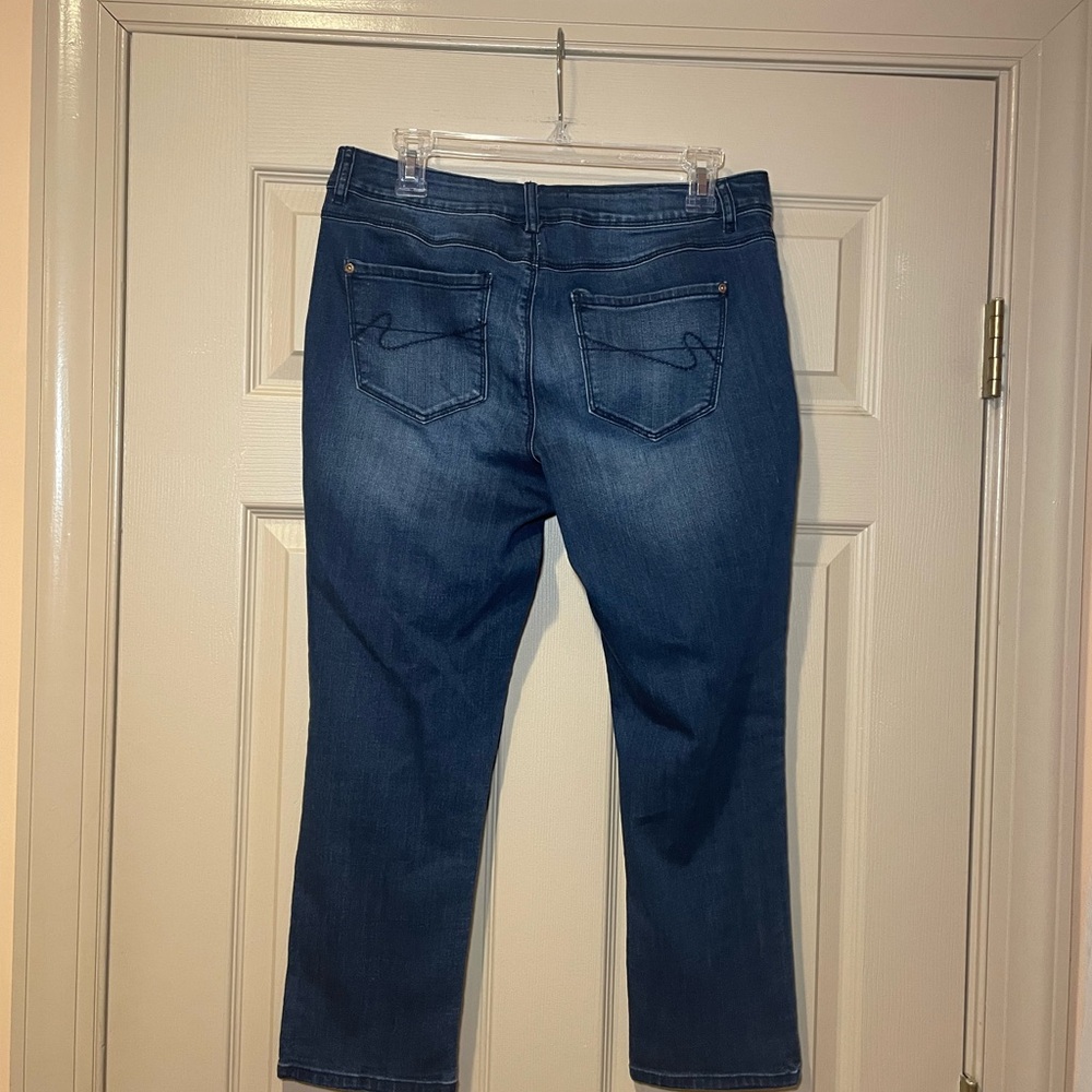 C Est. 1946 Contemporary Women’s Blue Cropped Jeans,‎  Subtle Fading, Size 10 - Picture 14 of 14
